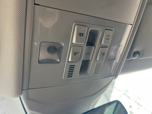 Used 2024 Volkswagen Jetta SE FWD image 16