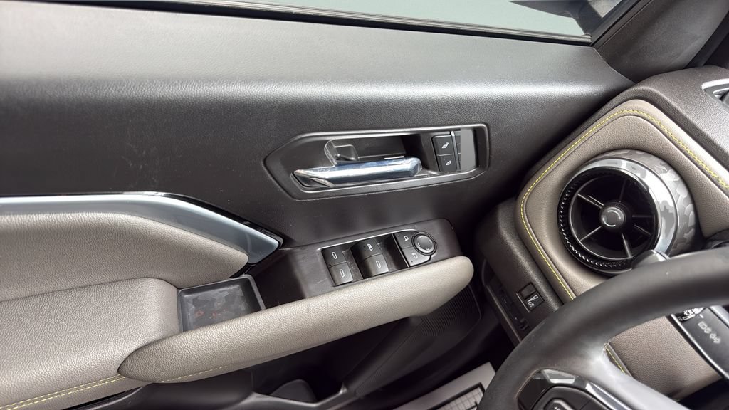 Used 2023 Chevrolet Colorado ZR2 w/ ZR2 Convenience Package III AWD/4WD image 13