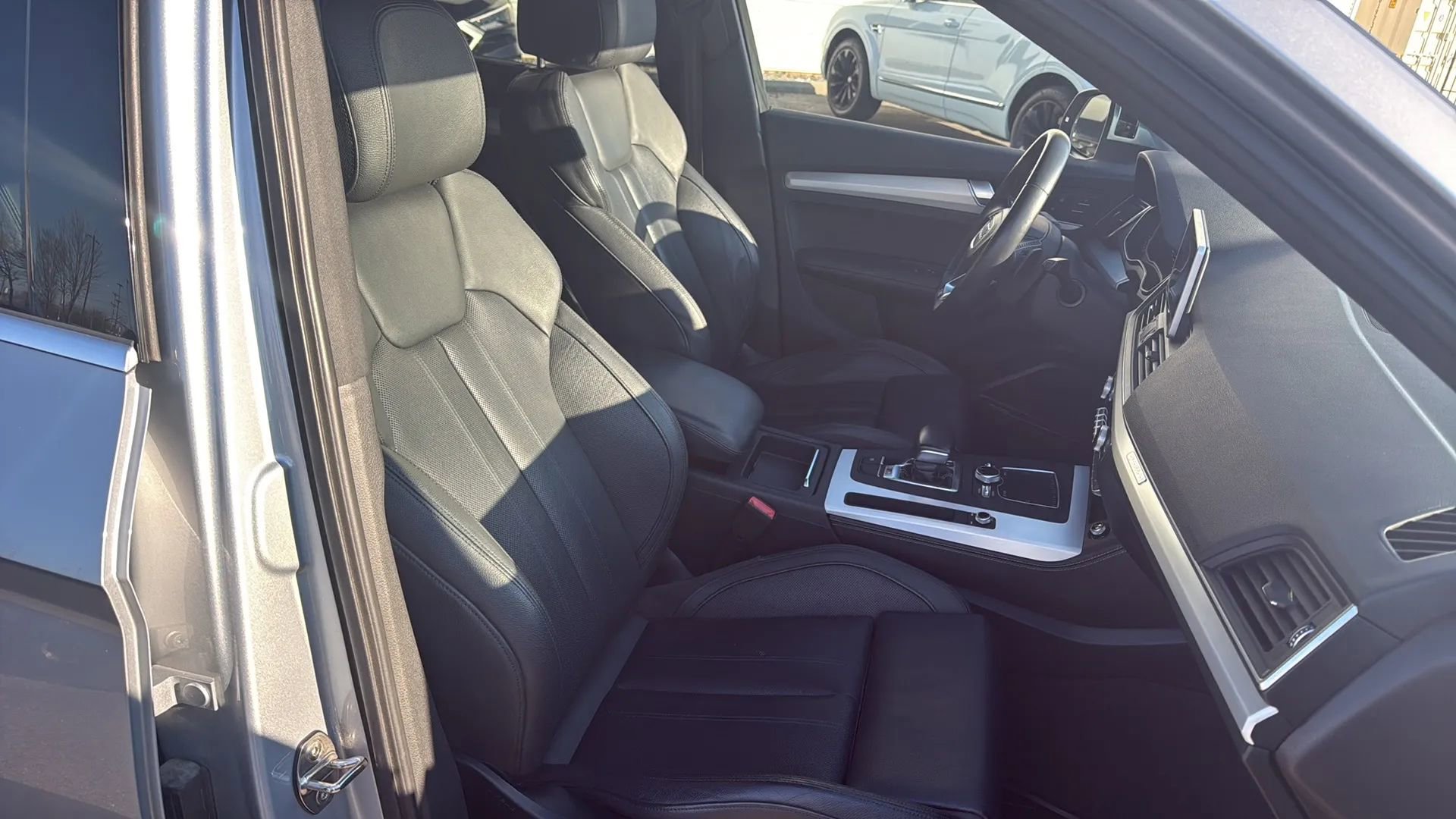 Used 2018 Audi SQ5 Prestige w/ Prestige Package AWD/4WD image 25