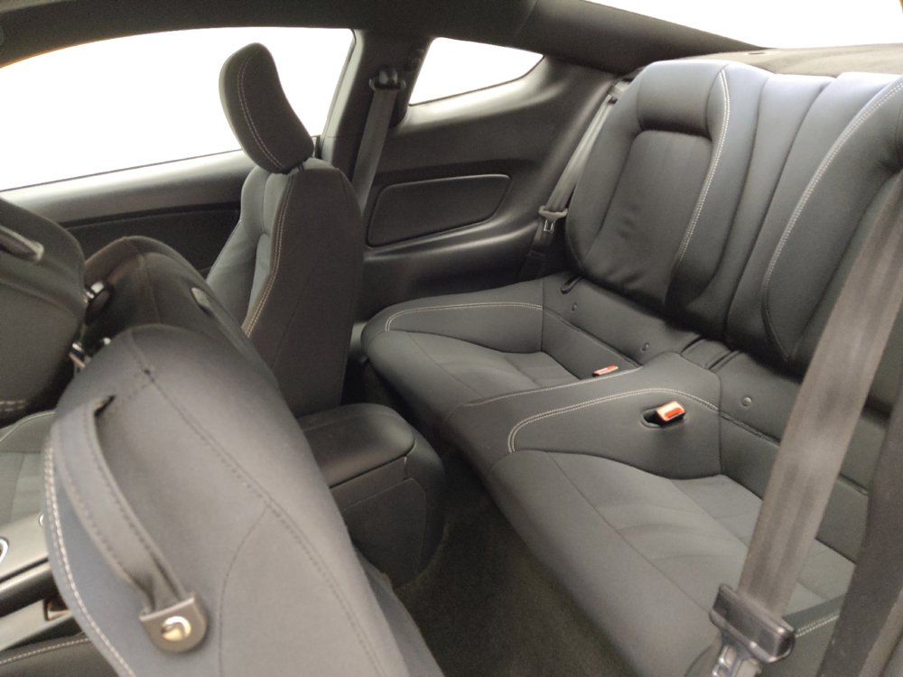 Used 2018 Ford Mustang Coupe RWD image 18