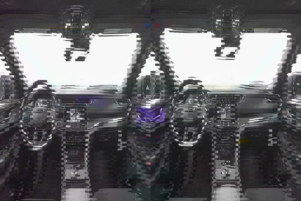 New 2025 Jeep Grand Cherokee L Laredo w/ Luxury Tech Group I image 6