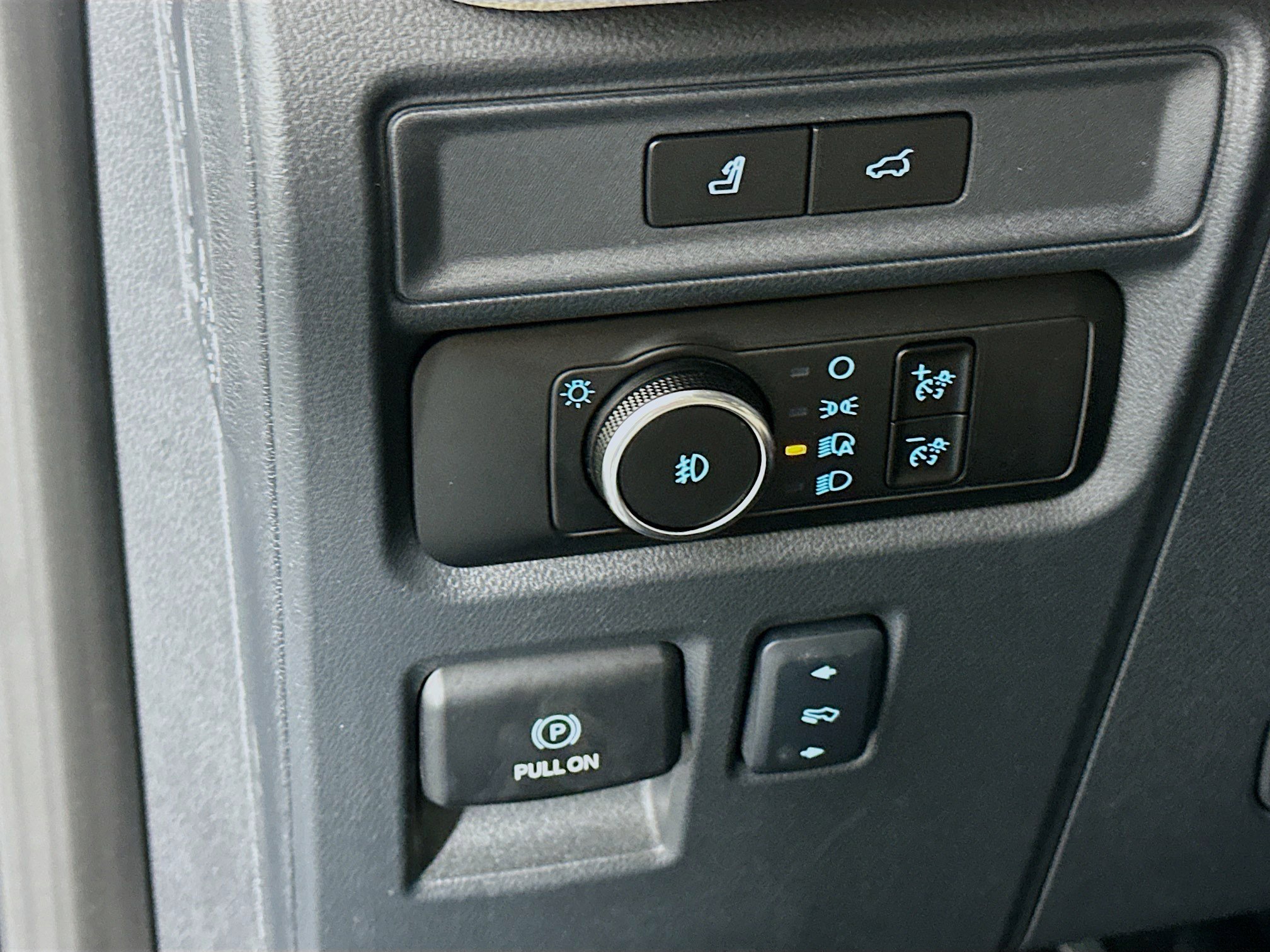 Used 2024 Ford Expedition Limited RWD image 17