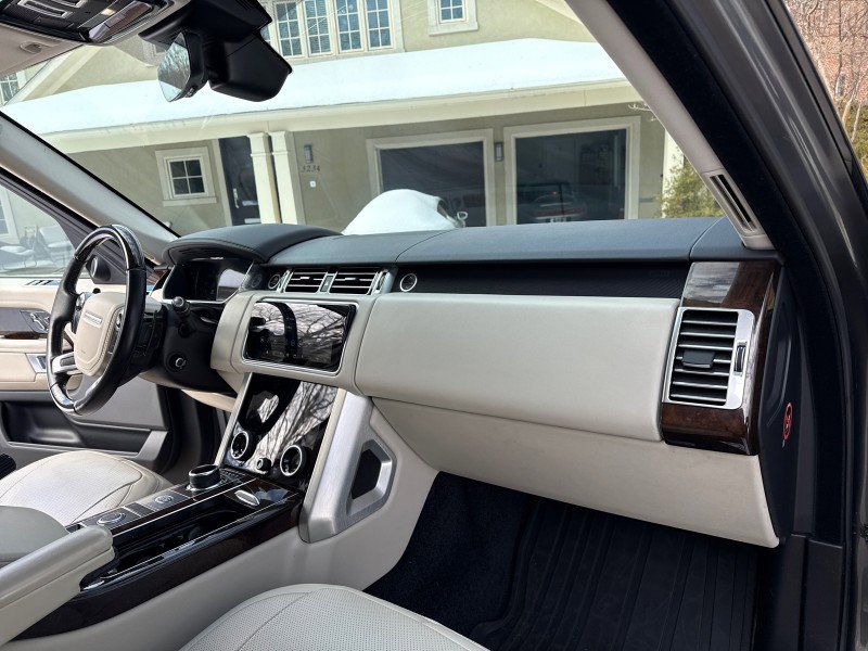 Used 2019 Land Rover Range Rover HSE image 37