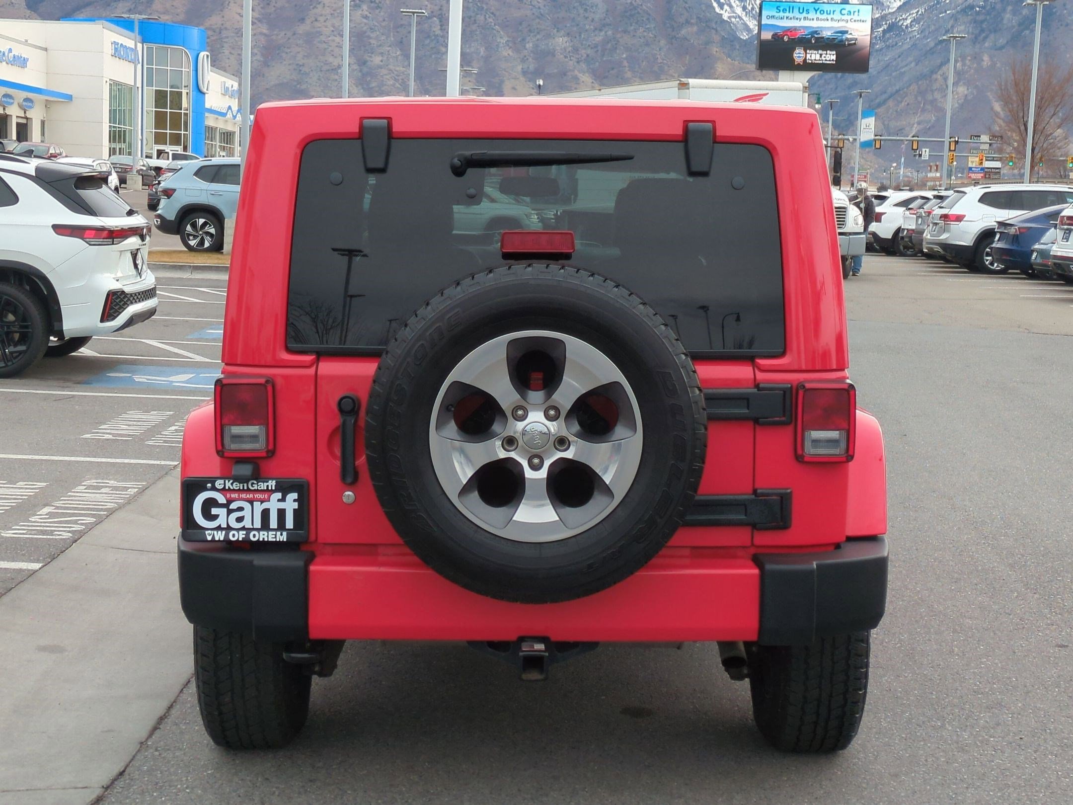 Used 2018 Jeep Wrangler Unlimited Sahara image 7