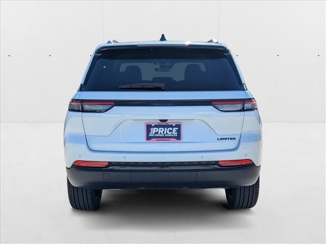 New 2025 Jeep Grand Cherokee Limited w/ Black Appearance Package RWD image 6