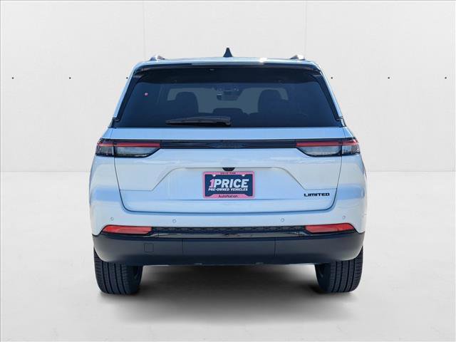 New 2025 Jeep Grand Cherokee Limited w/ Black Appearance Package RWD image 6