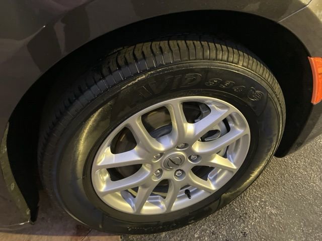 Used 2023 Chrysler Pacifica Touring-L image 27