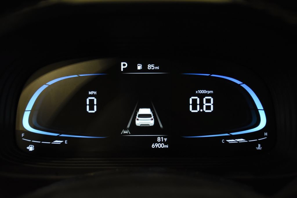 Certified 2025 Hyundai Venue SEL FWD image 21