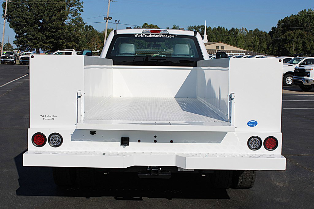 Used 2024 Ford F550 4x4 Regular Cab Super Duty image 13