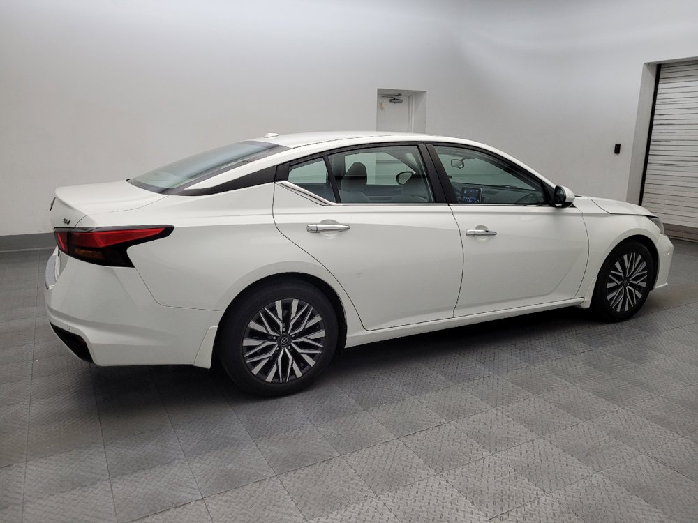 Used 2023 Nissan Altima 2.5 SV FWD image 10