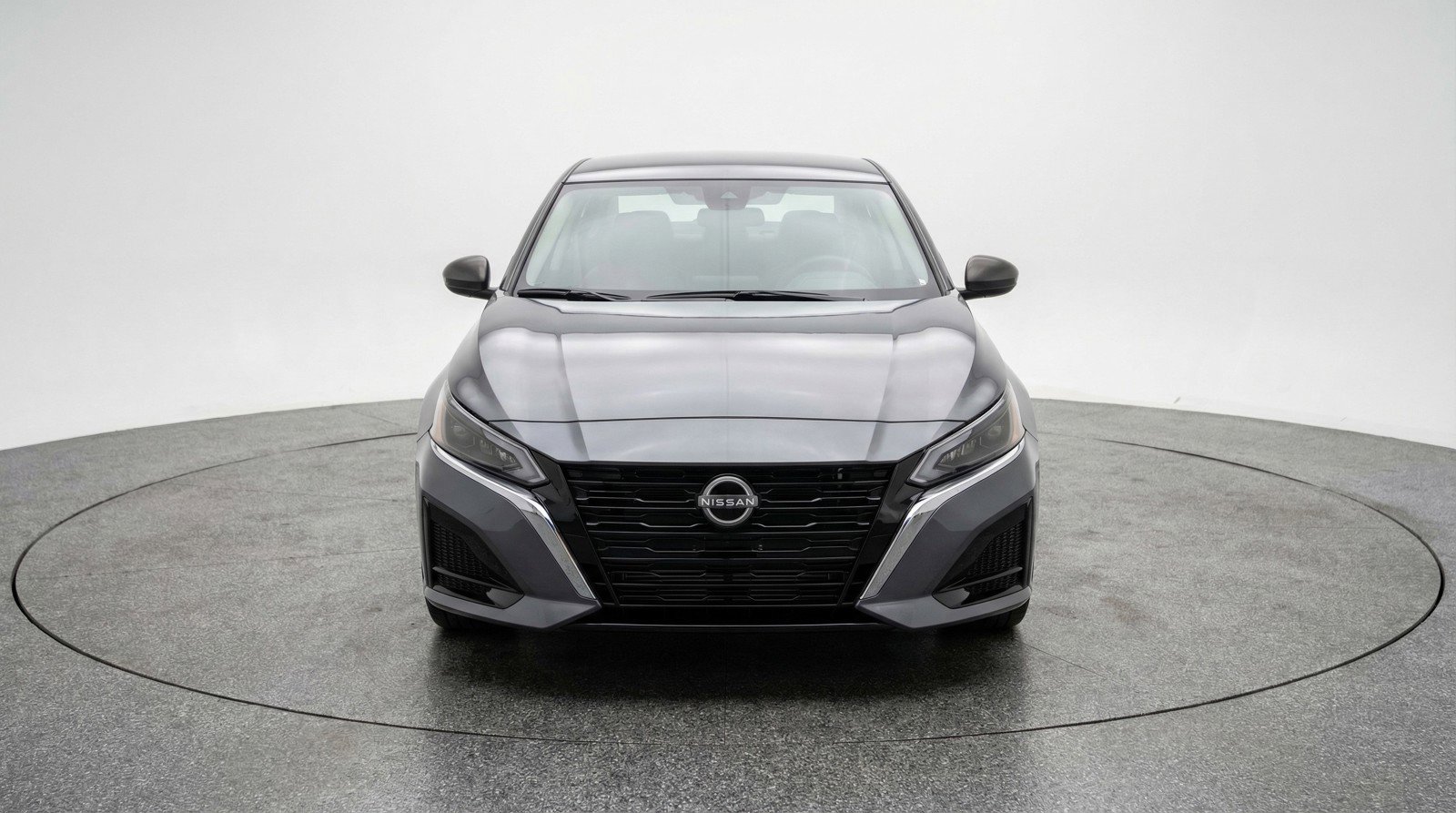 Used 2025 Nissan Altima 2.5 SV image 2
