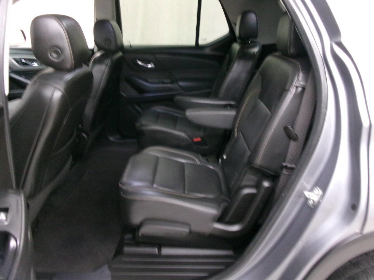 Used 2021 Chevrolet Traverse RS image 13
