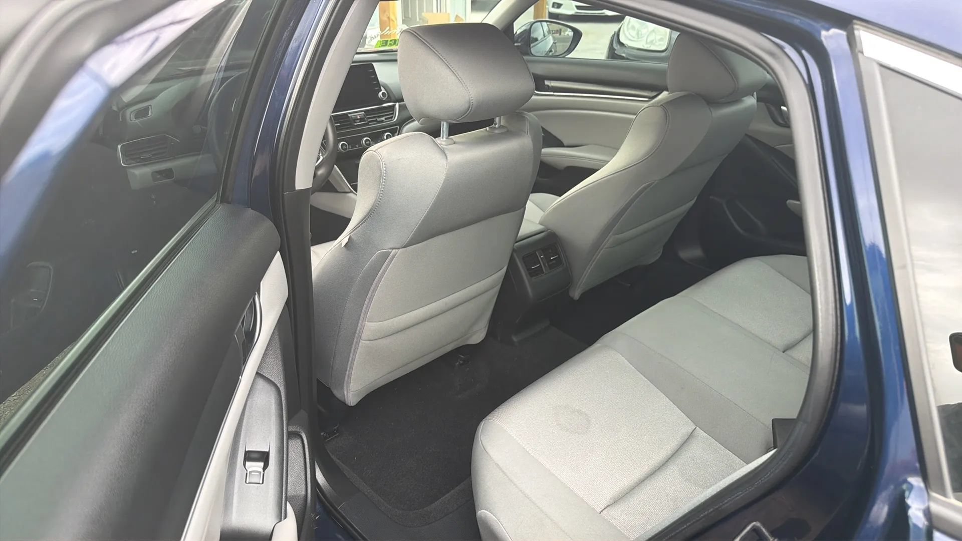 Used 2020 Honda Accord EX image 8