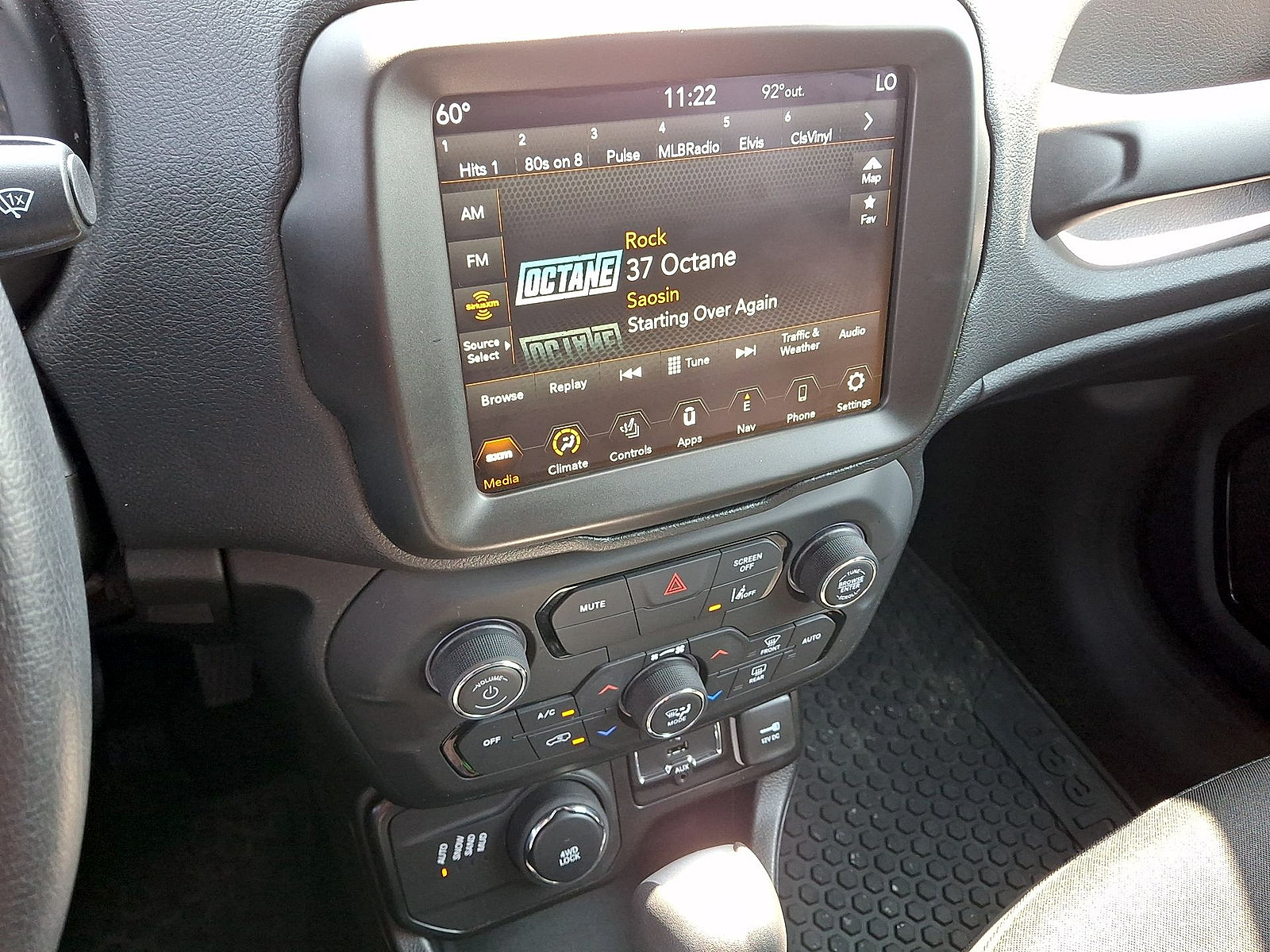 Used 2022 Jeep Renegade Altitude w/ Convenience Group AWD/4WD image 14