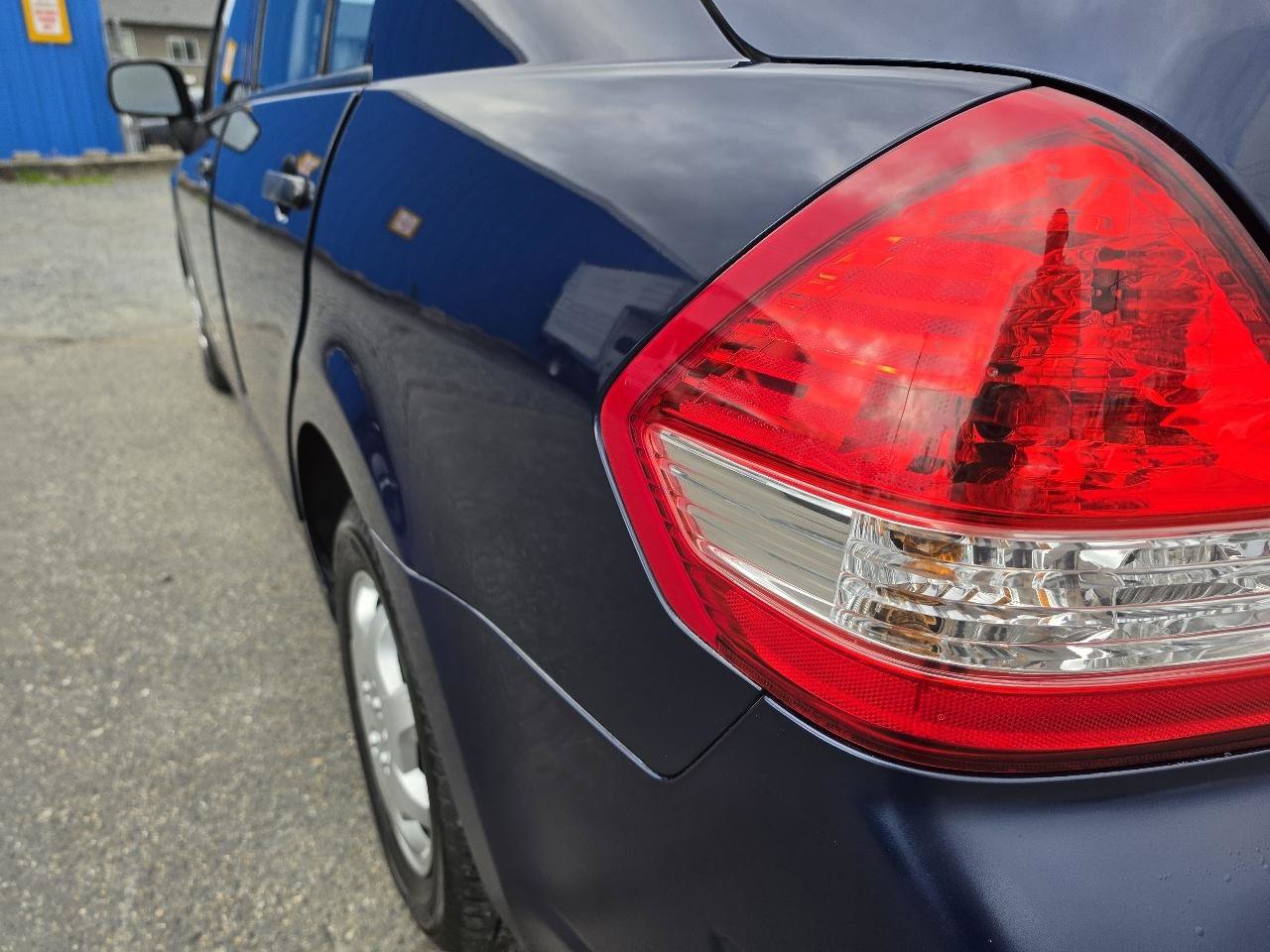 Used 2011 Nissan Versa Sedan FWD image 34
