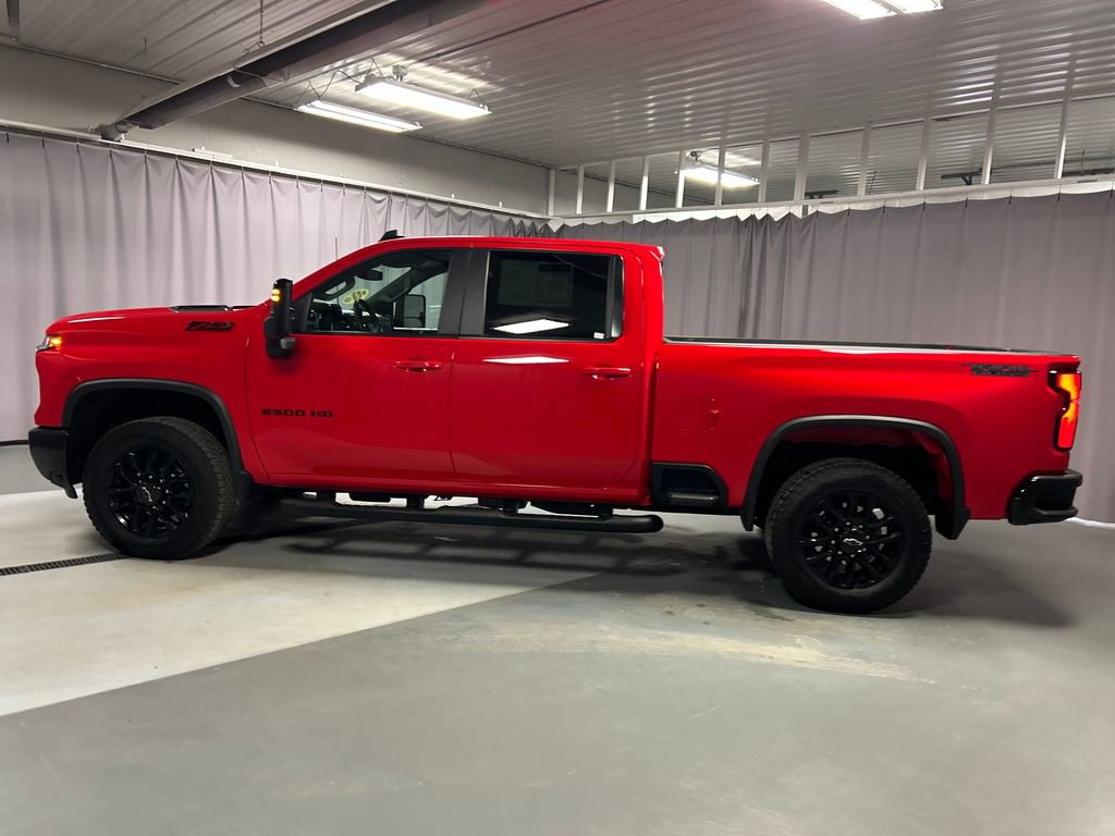 Used 2025 Chevrolet Silverado 2500 LT w/ Trail Boss Package AWD/4WD image 4