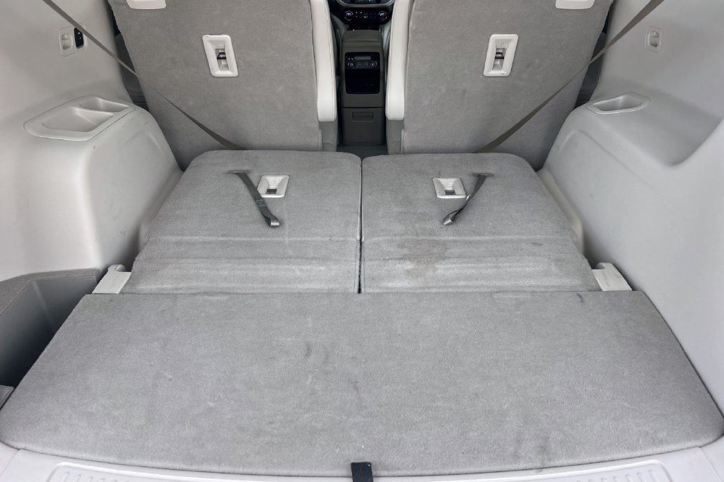 Used 2021 GMC Acadia Denali w/ Denali Technology Package FWD image 19