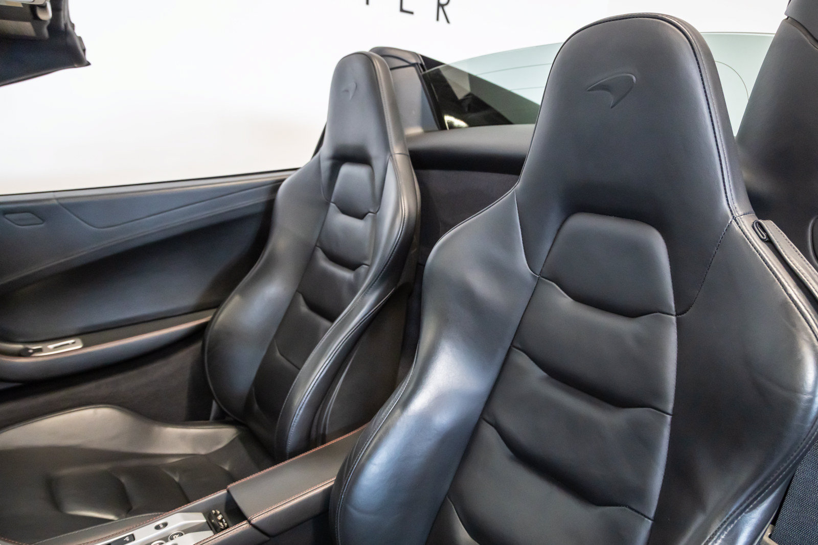 Used 2013 McLaren MP4-12C Spider RWD image 34