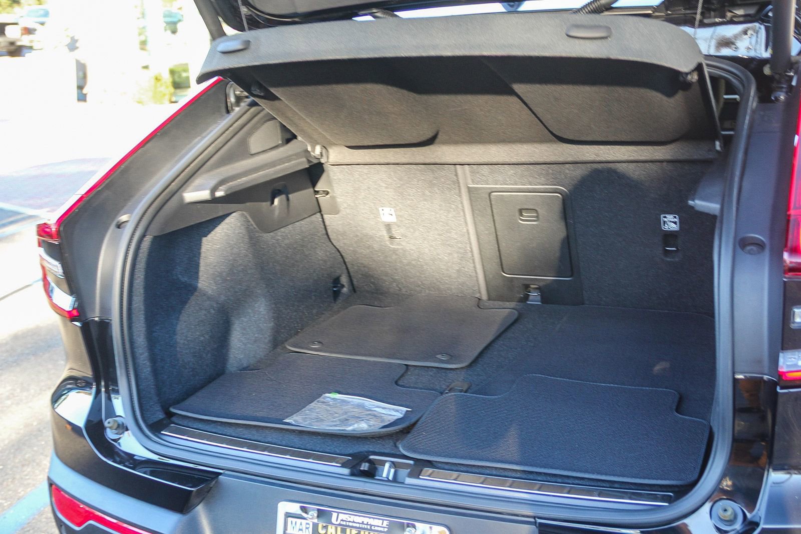 Used 2023 Volvo C40 P8 Recharge Plus w/ Protection Package Premier image 24