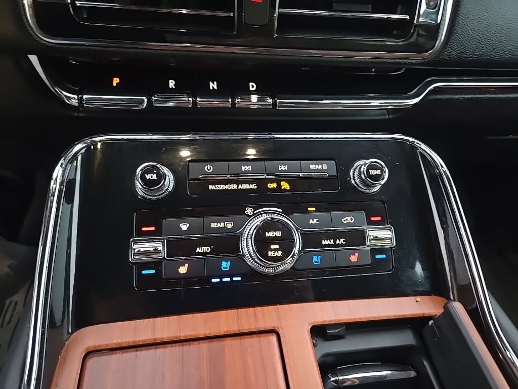 Used 2019 Lincoln Navigator Reserve AWD/4WD image 19