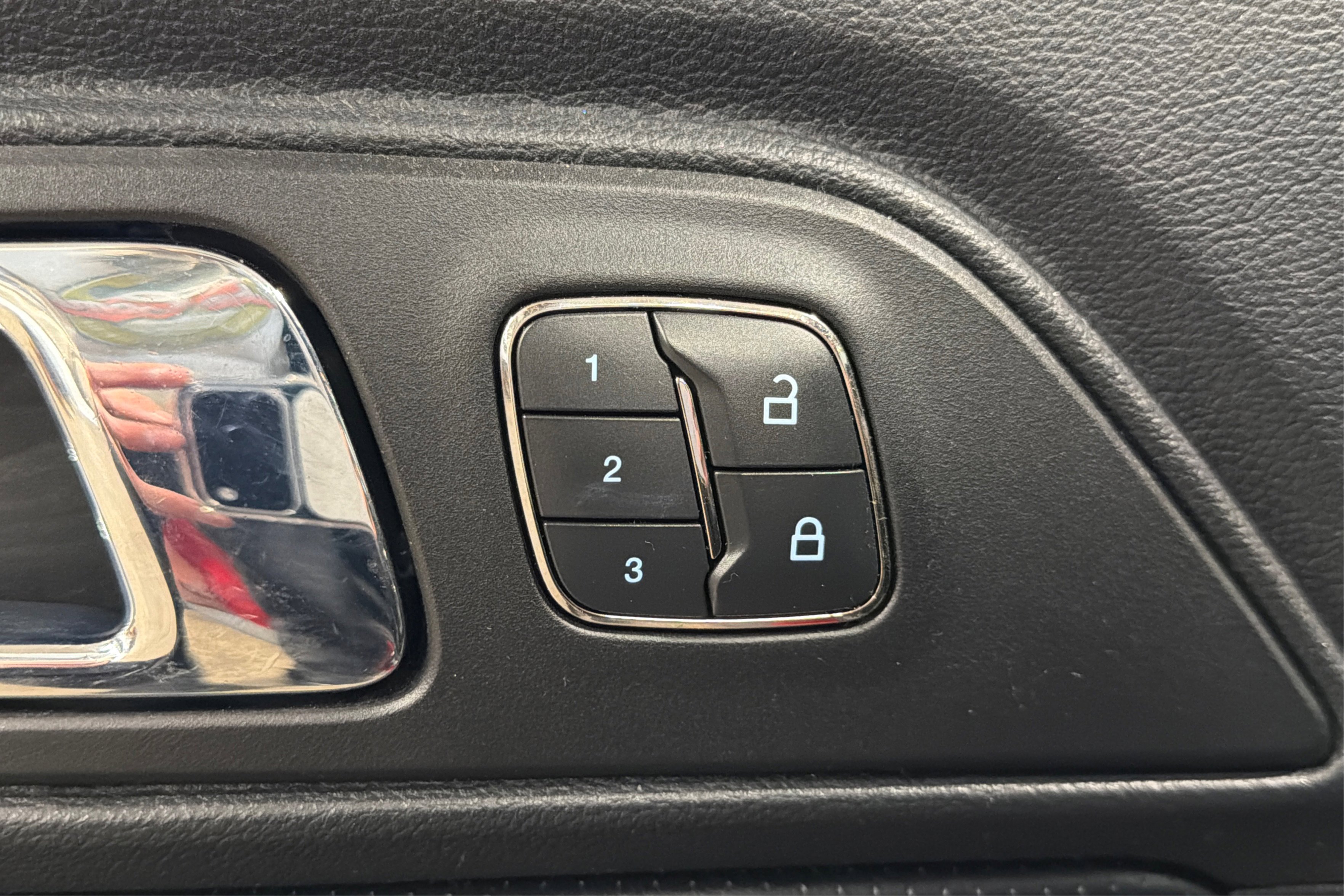 Used 2015 Ford Mustang GT Premium w/ Equipment Group 401A RWD image 17