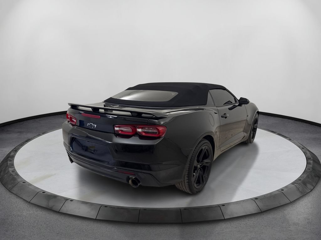 Used 2021 Chevrolet Camaro LT RWD image 5