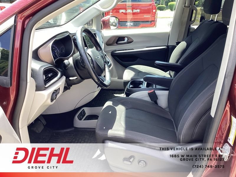 Used 2019 Chrysler Pacifica Touring Plus w/ Cold Weather Group FWD image 15