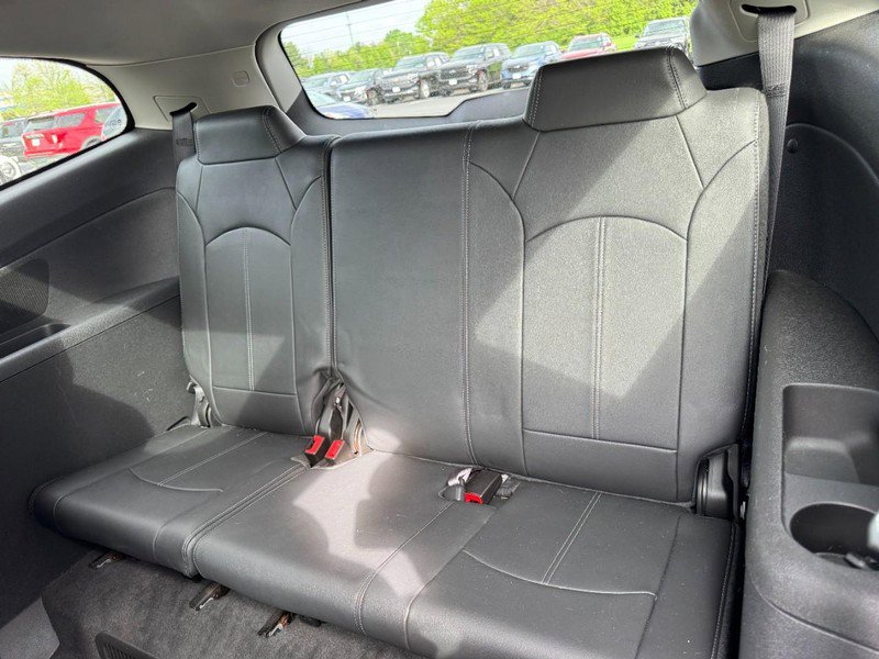 Used 2015 Chevrolet Traverse LT image 12