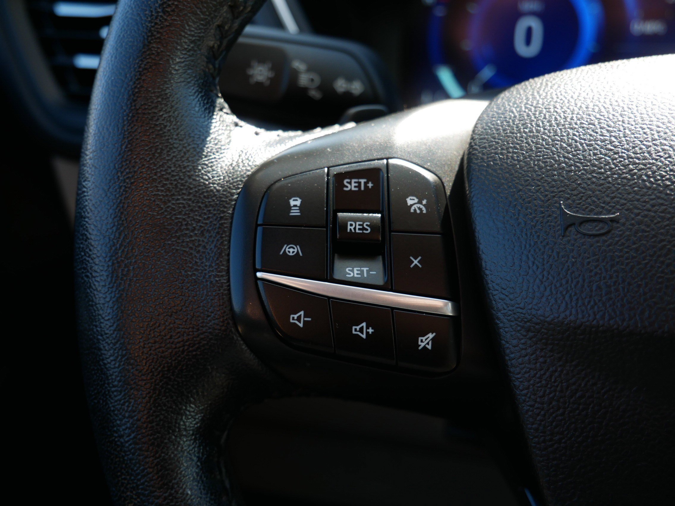 Used 2020 Ford Escape Titanium image 28