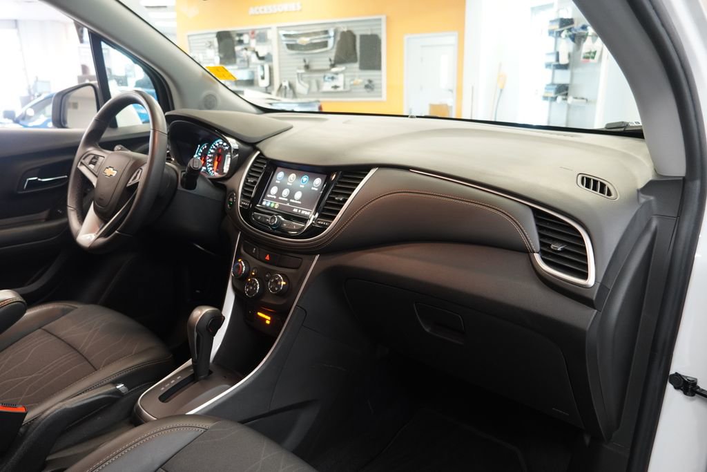 Used 2022 Chevrolet Trax LT w/ Sport Edition image 30