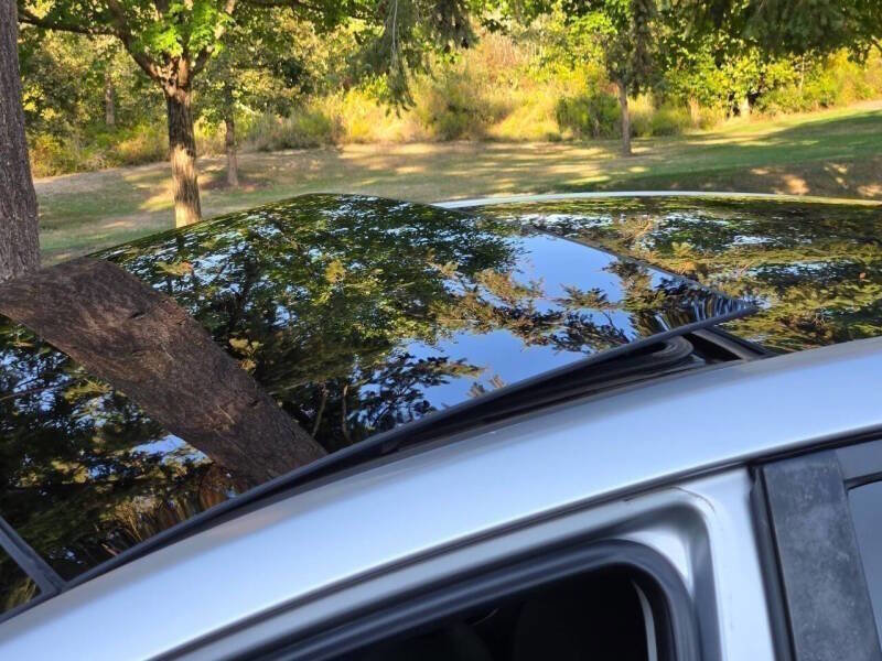 Used 2012 Toyota Prius Four w/ Deluxe Solar Roof Pkg image 17