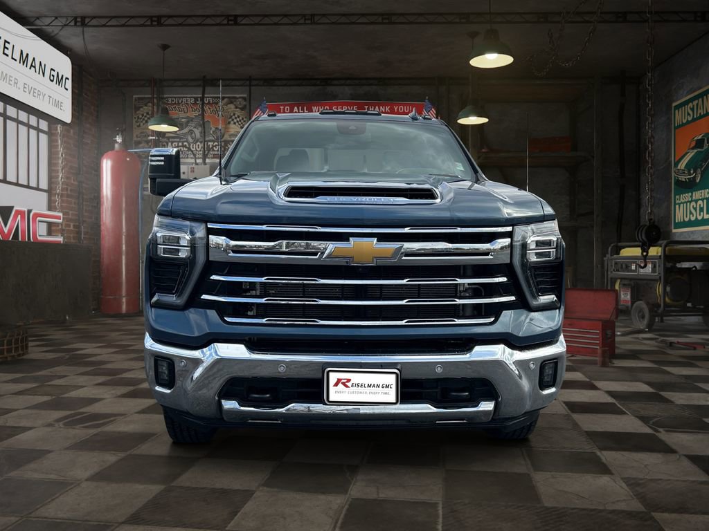 Certified 2025 Chevrolet Silverado 3500 LTZ w/ LTZ Plus Package image 2
