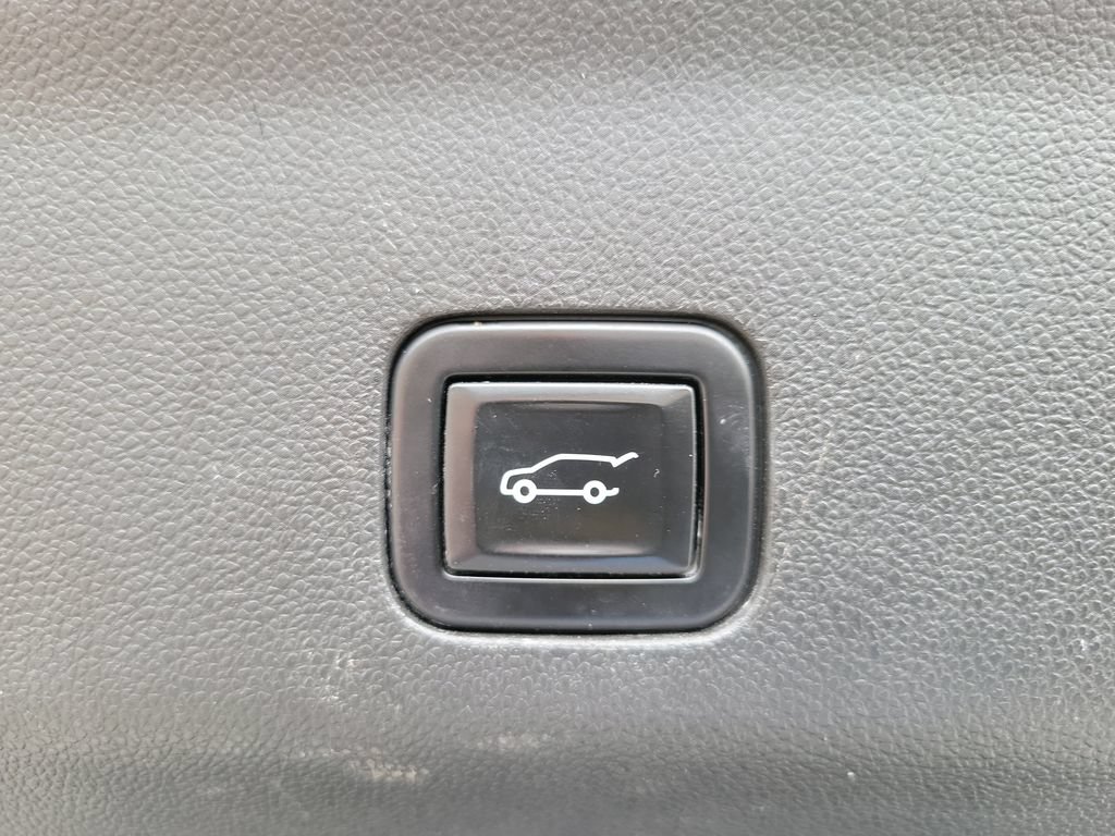 Used 2021 Chevrolet Suburban Z71 w/ Rear Media and Nav Package AWD/4WD image 27