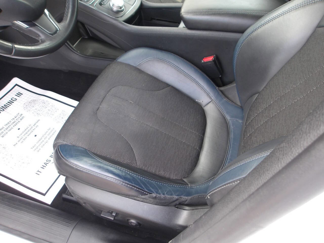 Used 2015 Chrysler 200 S FWD image 11