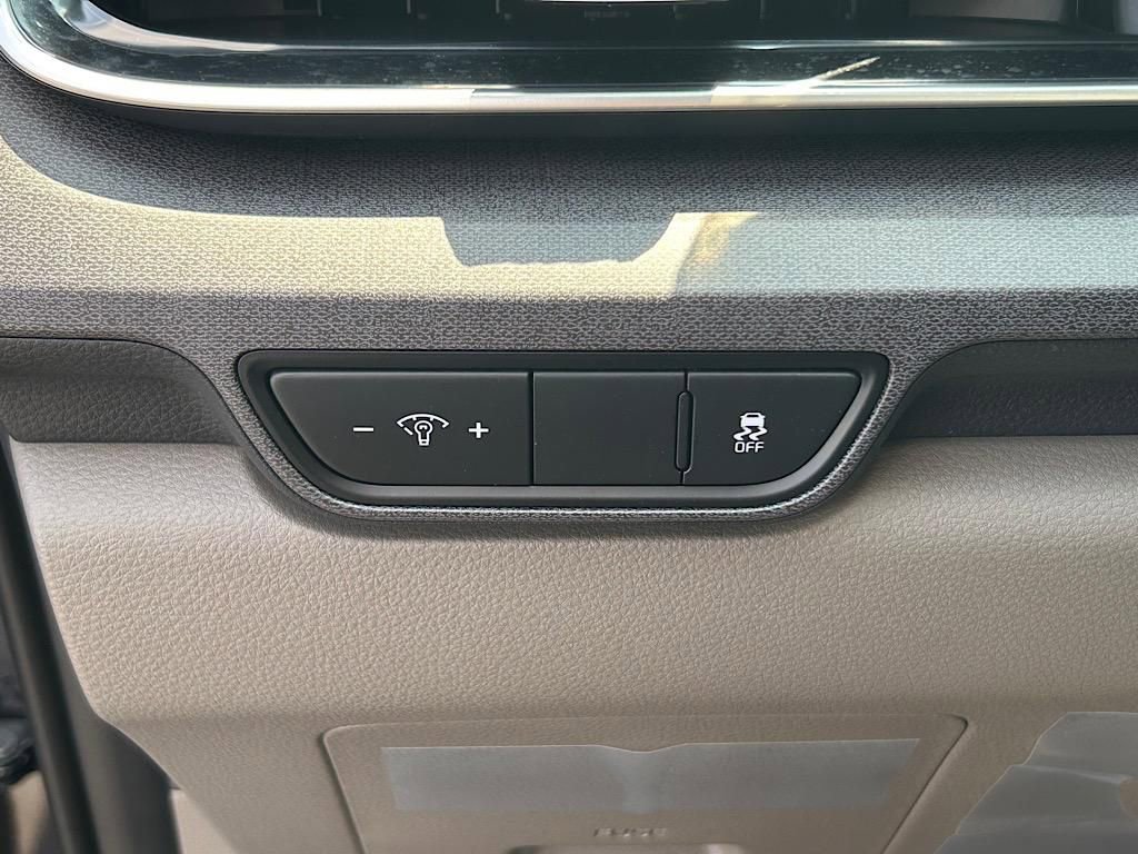 New 2026 Kia Carnival EX FWD image 13