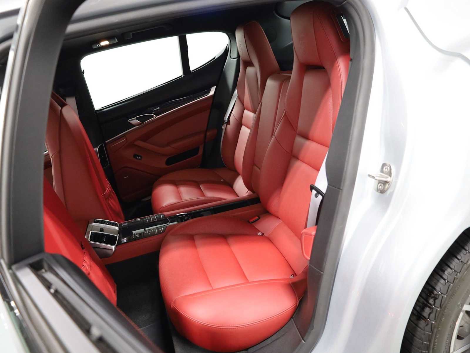 Used 2016 Porsche Panamera Edition RWD image 35