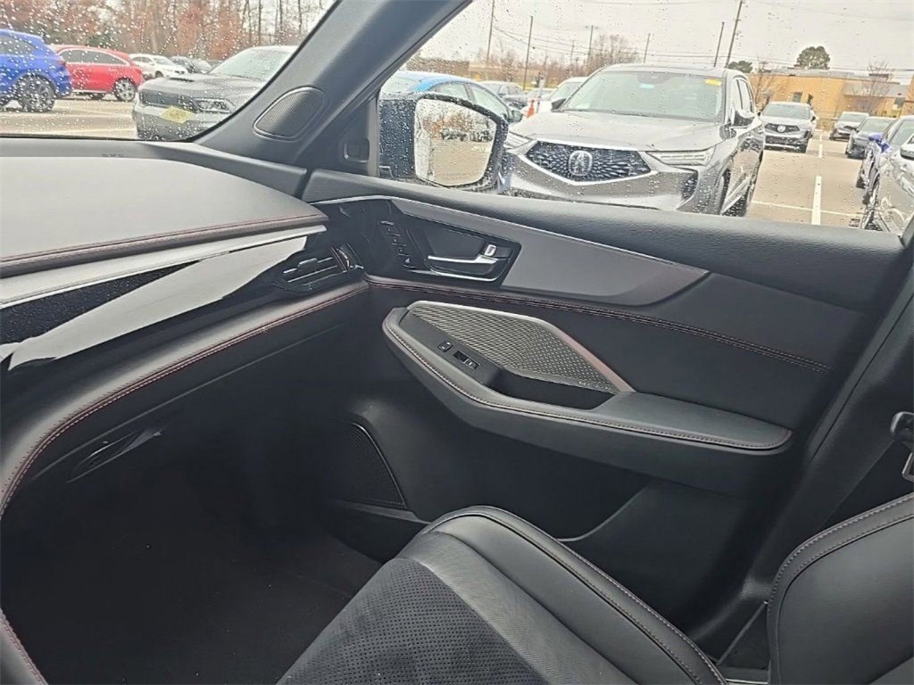 Used 2023 Acura MDX A-Spec image 18