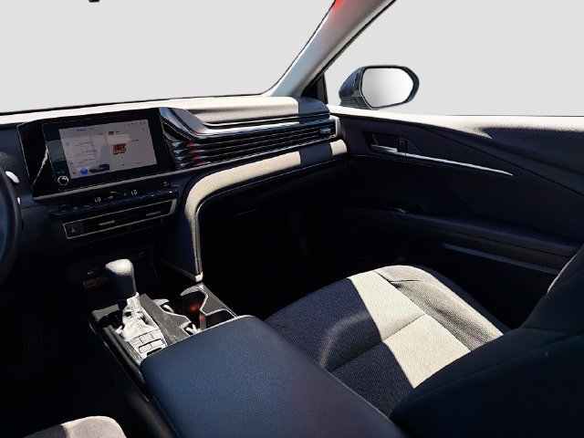 Used 2025 Toyota Camry LE FWD image 21