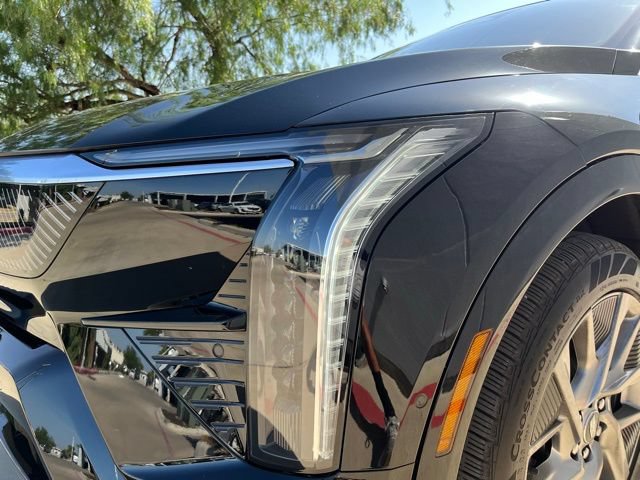 Certified 2025 Cadillac Optiq Luxury 1 AWD/4WD image 10
