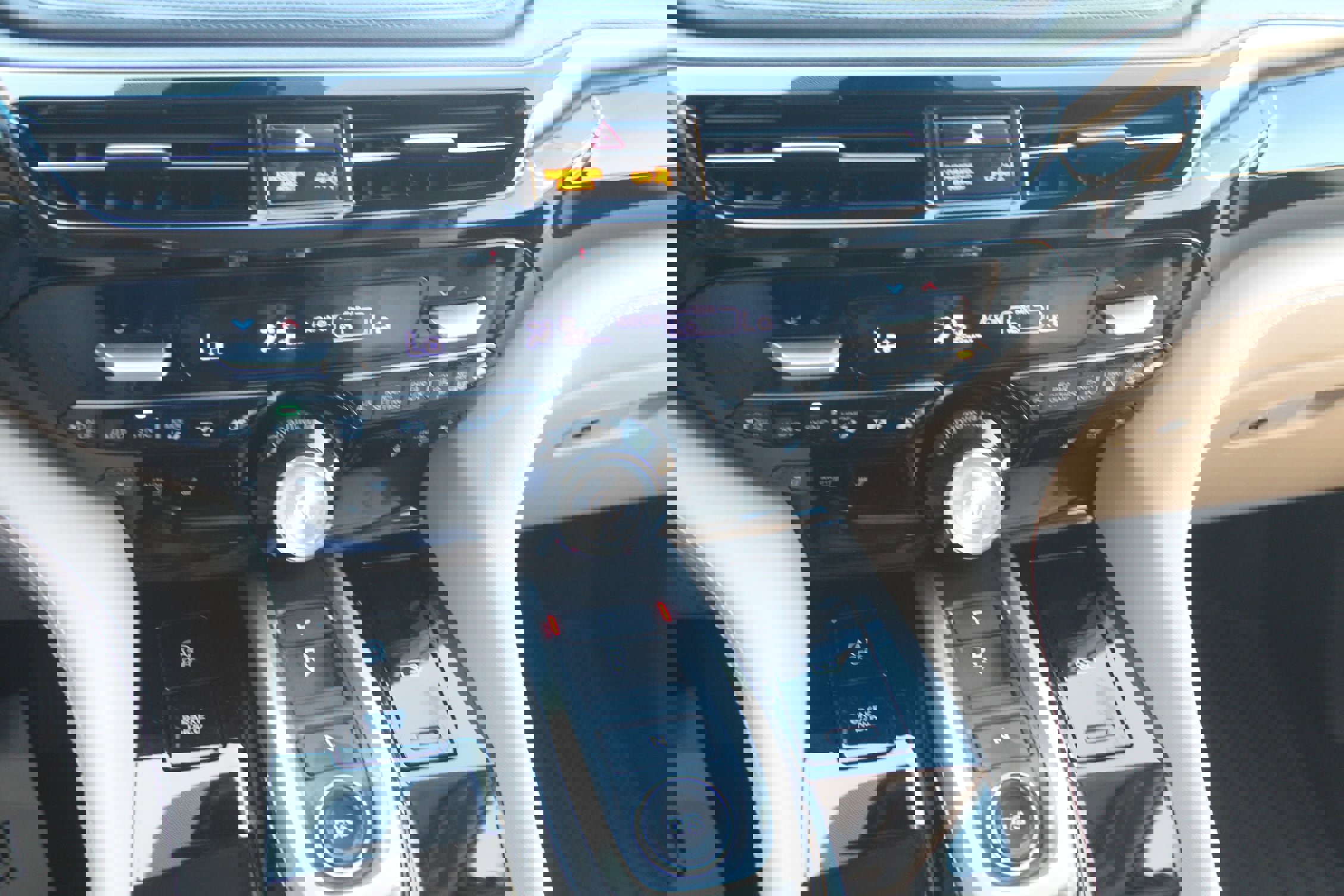 Used 2023 Acura MDX SH-AWD w/ Advance Package image 11