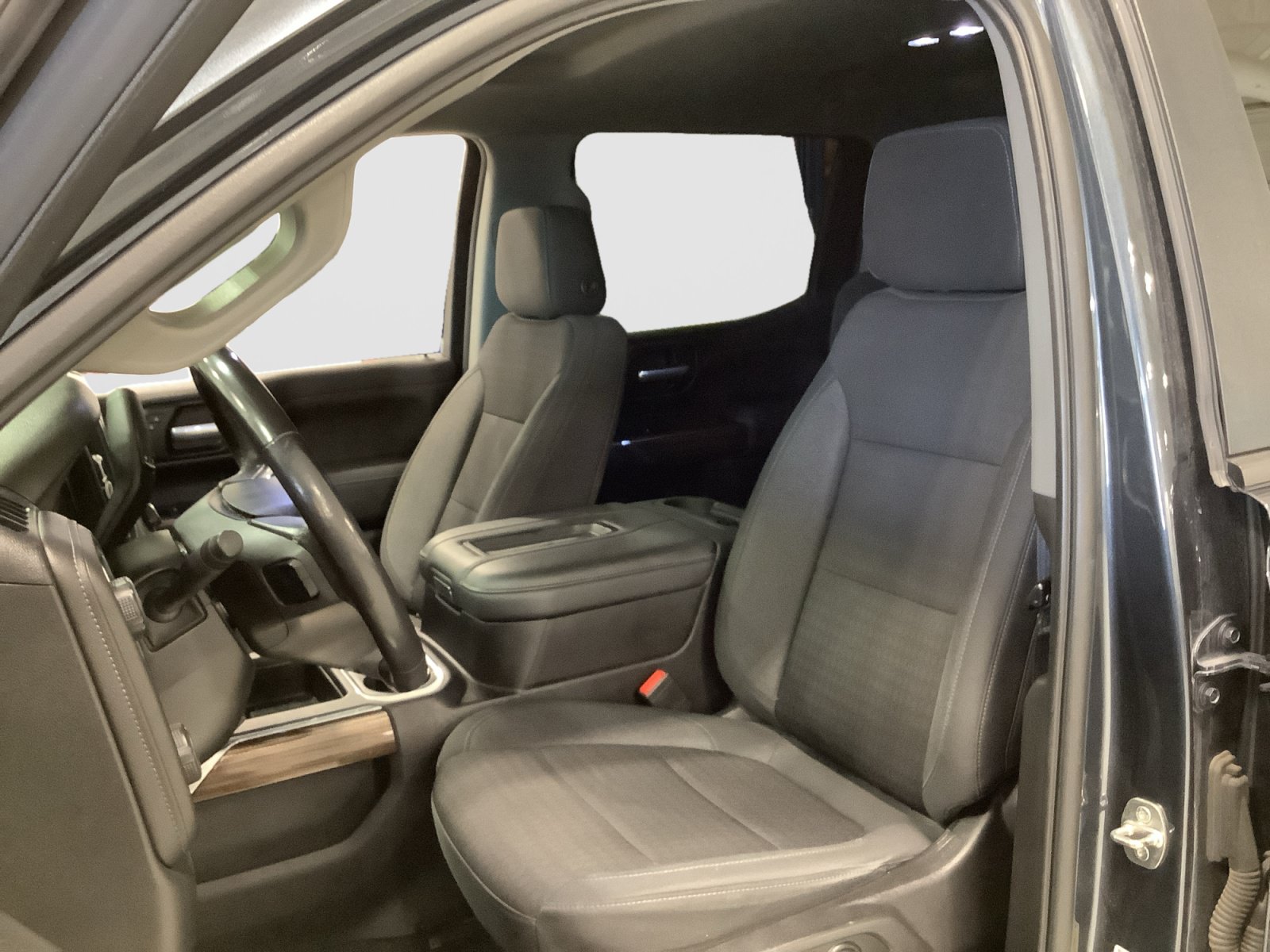 Used 2021 Chevrolet Silverado 1500 LT Trail Boss w/ Convenience Package II AWD/4WD image 11