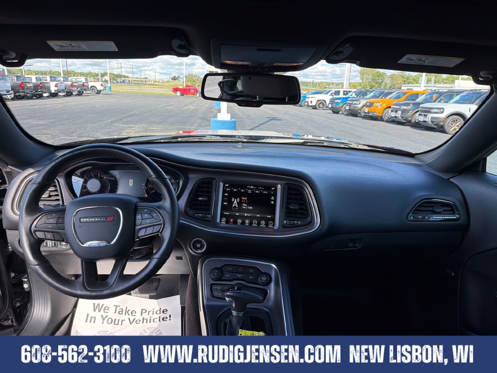 Used 2017 Dodge Challenger R/T w/ Driver Convenience Group RWD image 12