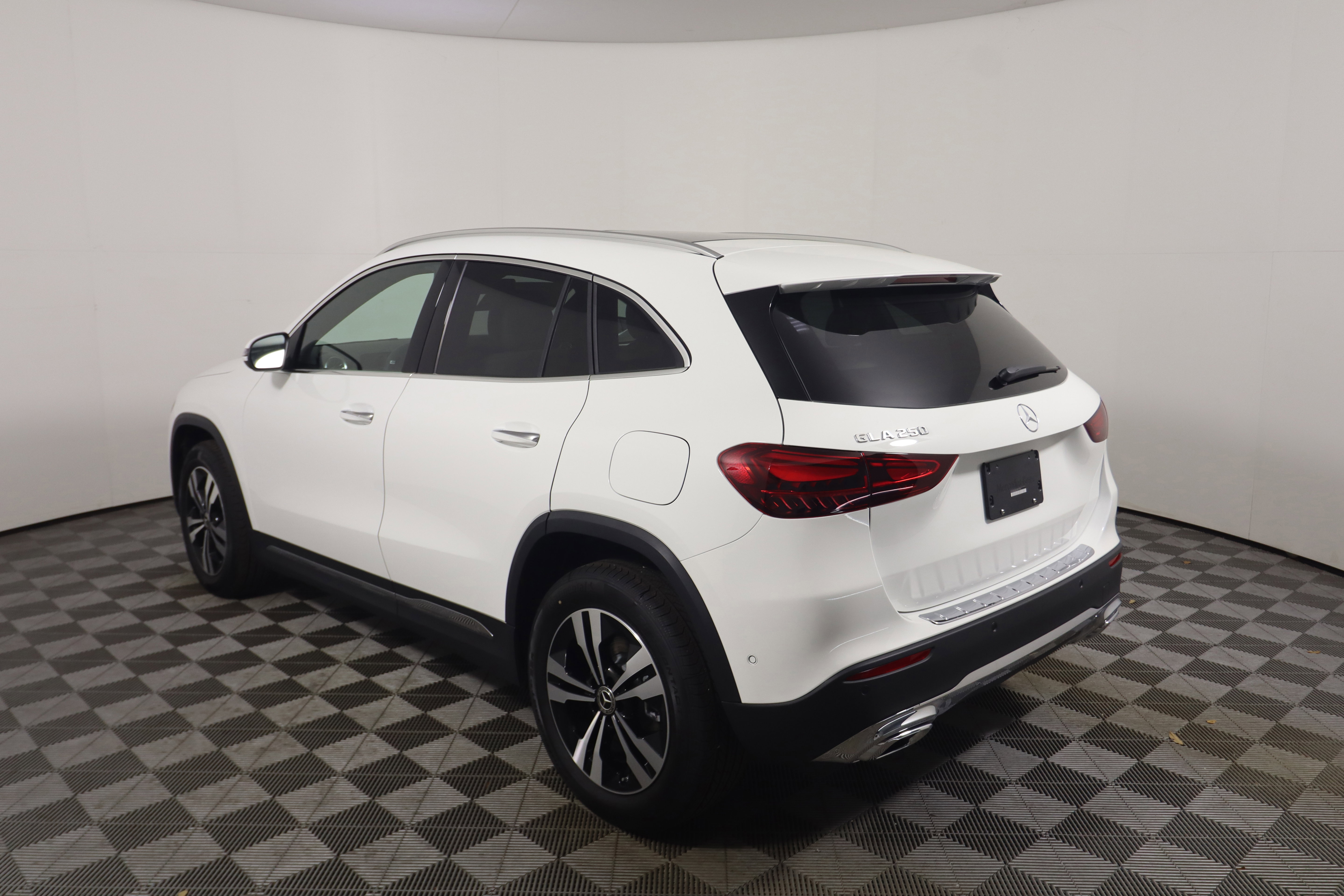 New 2026 Mercedes-Benz GLA 250 image 3