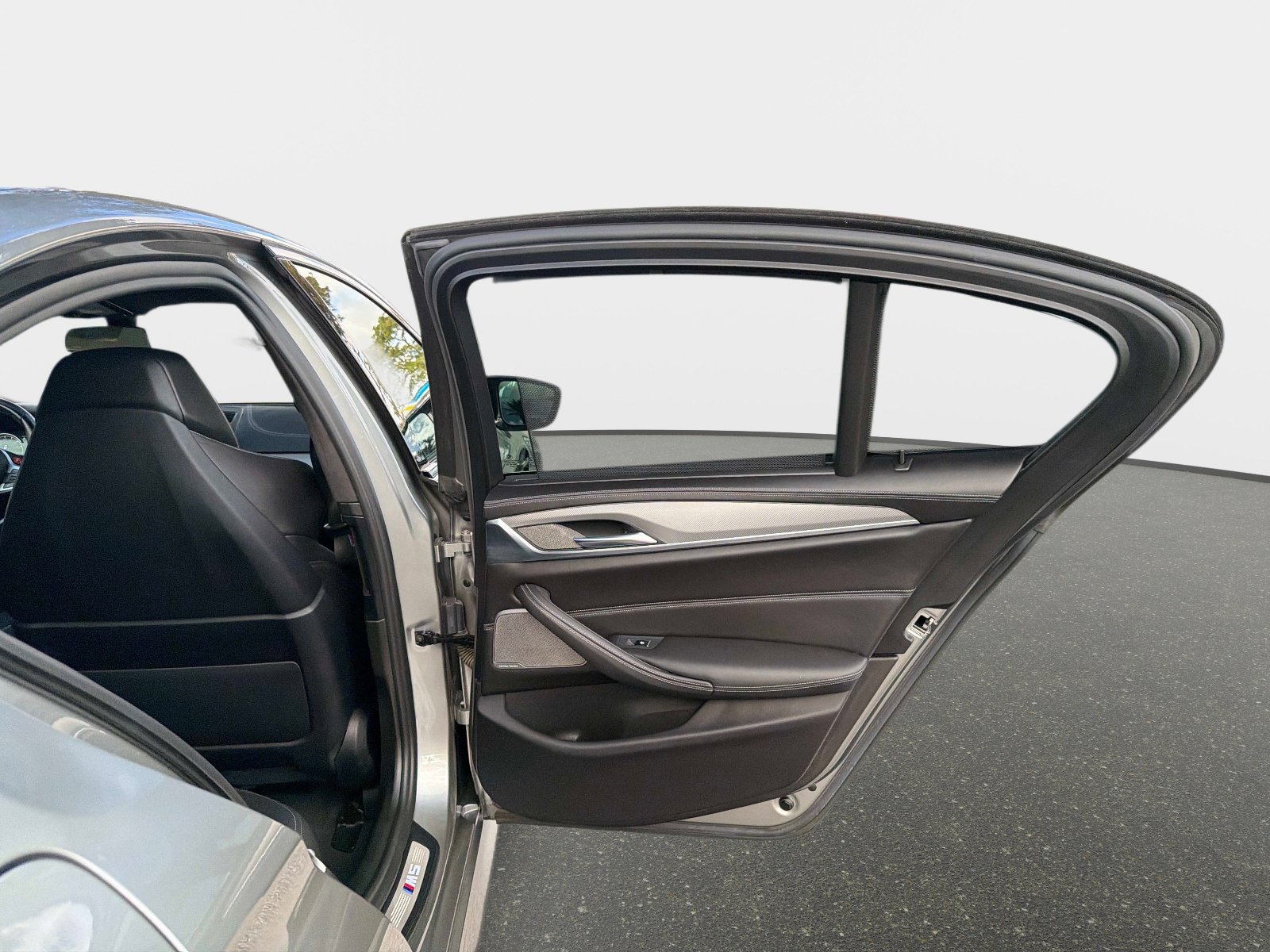 Used 2019 BMW M5 w/ Executive Package image 26