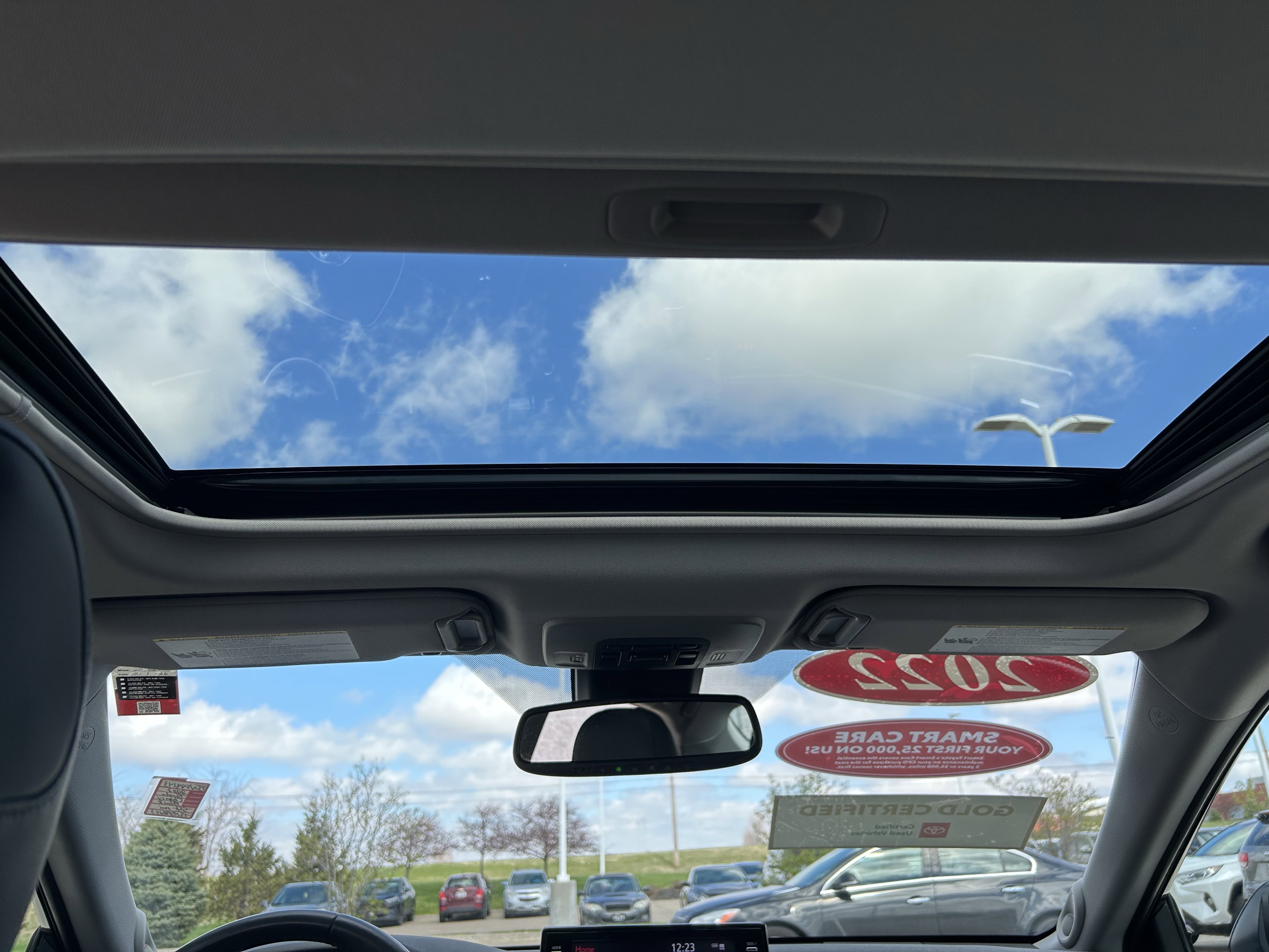 Certified 2022 Toyota Camry XLE w/ Navigation Upgrade Package image 18