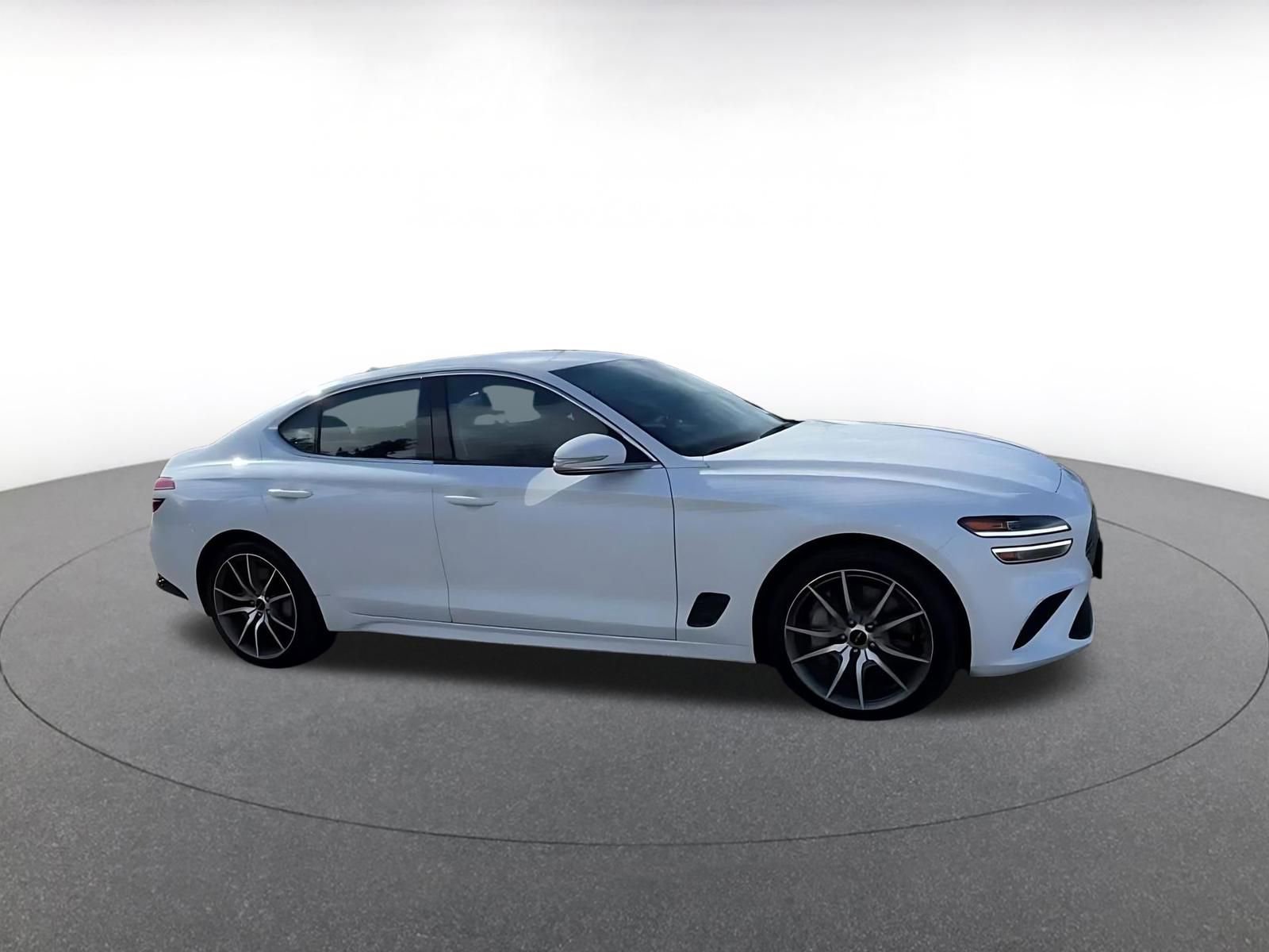 Used 2025 Genesis G70 2.5T video 2