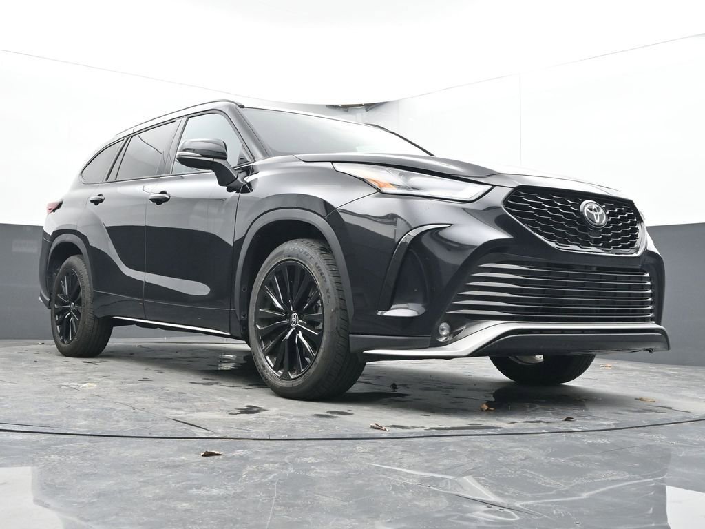 Used 2025 Toyota Highlander XSE image 25