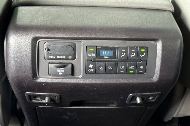 Used 2018 Toyota Sequoia Platinum w/ Carpet Mat Package AWD/4WD image 16