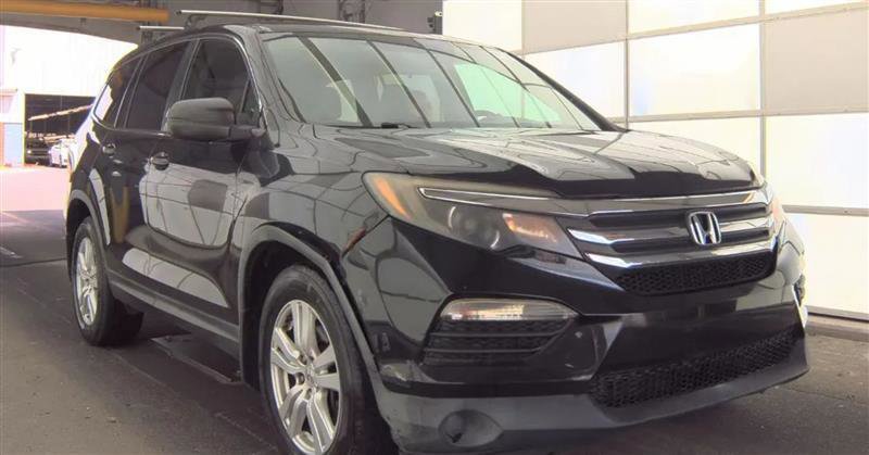 Used 2016 Honda Pilot LX image 2