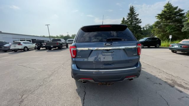 Used 2018 Ford Explorer XLT w/ Equipment Group 202A AWD/4WD image 8